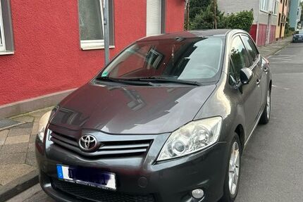 Toyota Auris 152.000 km 4.900 € Ratingen 40882