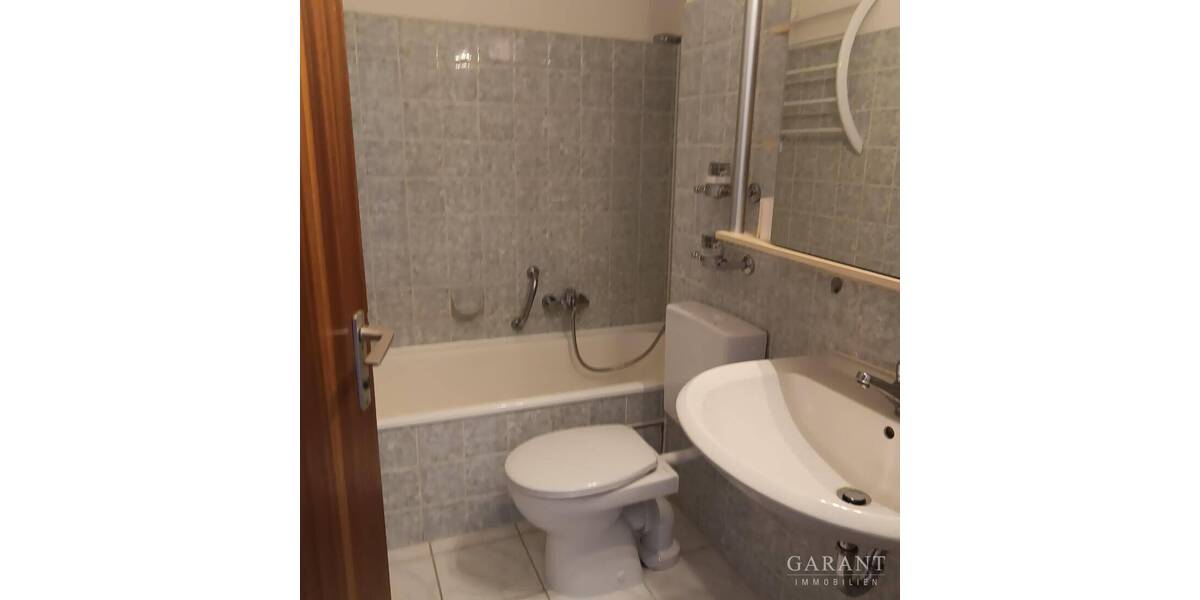 Etagenwohnung Pfullingen - 2 Zimmer, 65 m&sup2;, 620&euro; | Angebot:25929569