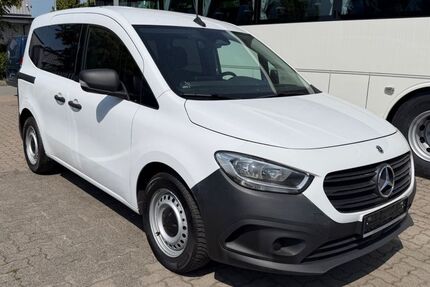 Mercedes-Benz Citan 174.000 km 11.899 &euro; STOCKELSDORF/LÜBECK 23617