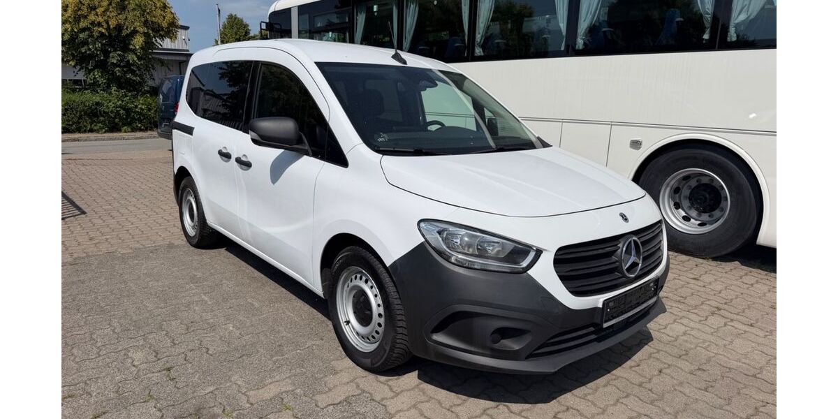Mercedes-Benz Citan 174.000 km 11.899 &euro; STOCKELSDORF/LÜBECK 23617