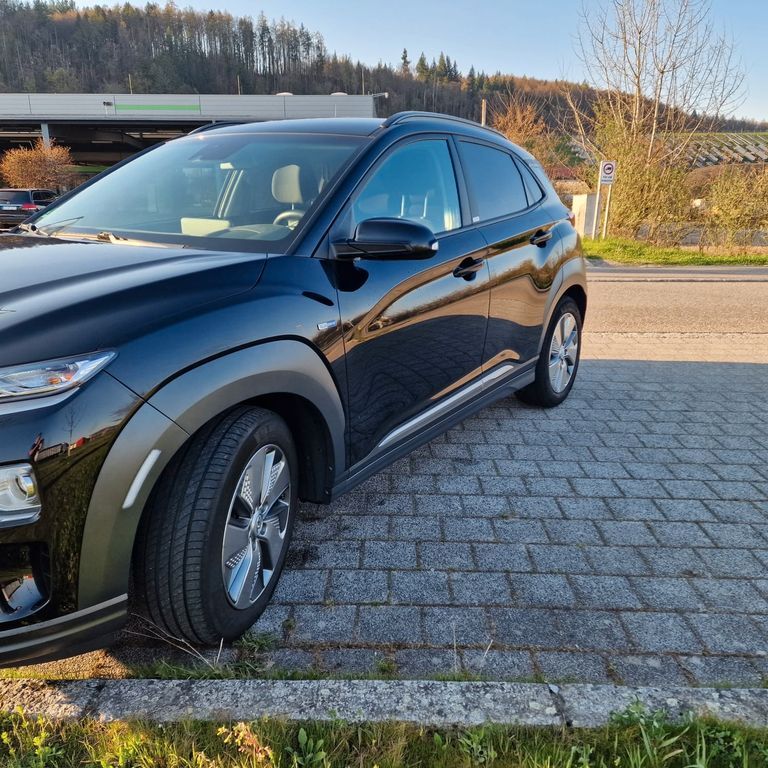 Hyundai KONA Elektro 69.978 km 19.500 € St. Blasien 79837