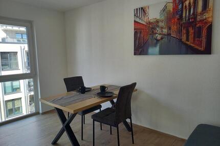 Zentral, möbliert, mit Balkon | city center furnished Apartment