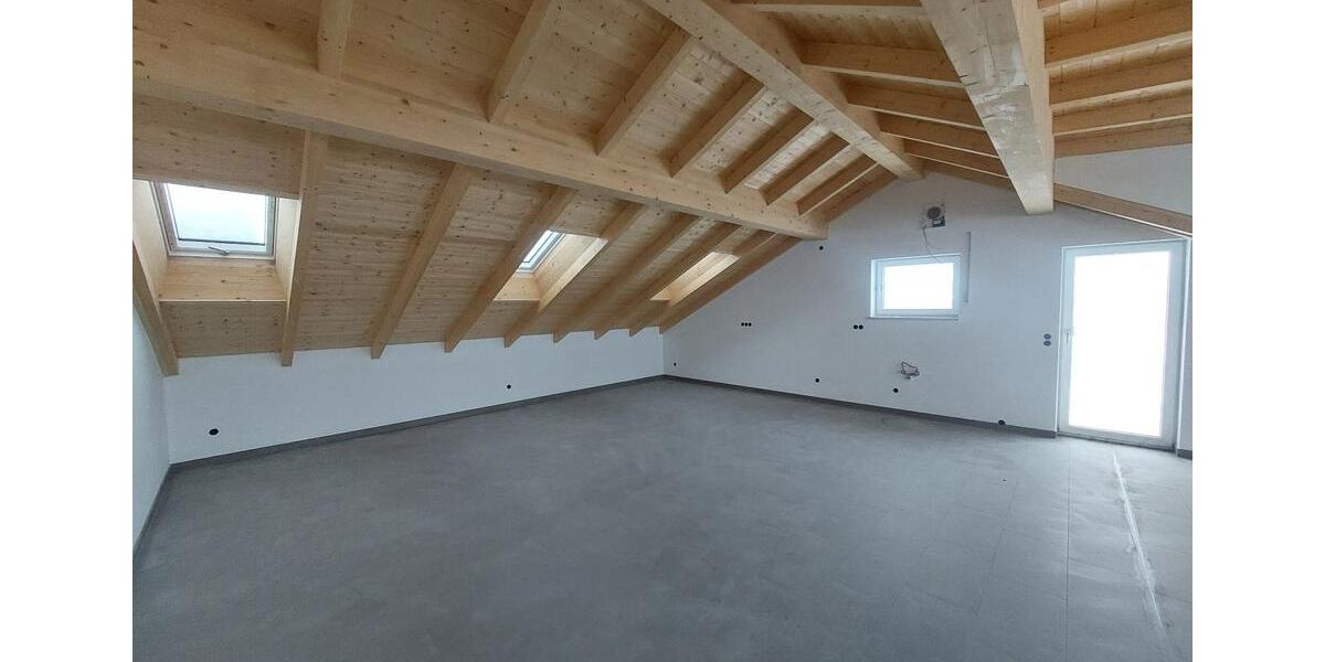 Dachgeschoßwohnung Eichendorf - 2 Zimmer, 98 m&sup2;, 840&euro; | Angebot:26425716