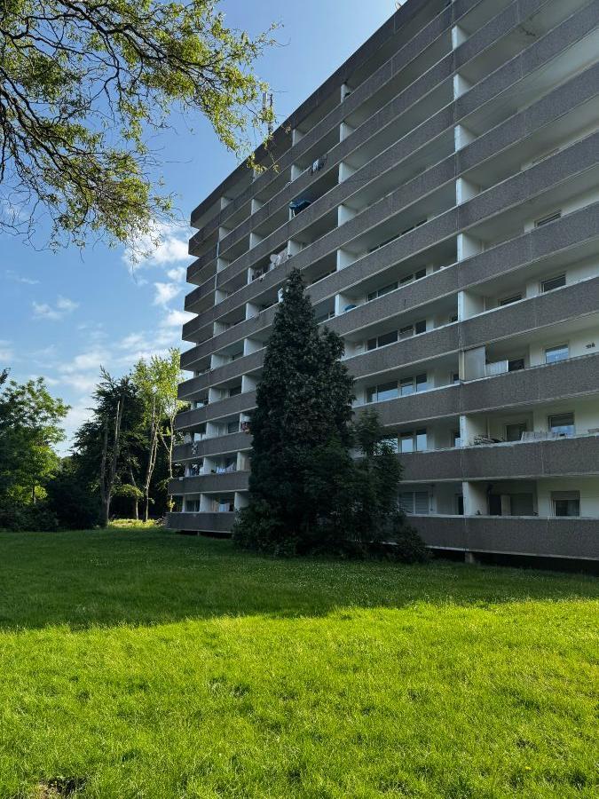 schöne helle sanierte Wohnungen mit Balkon ab sofort! 2.5 zimmer