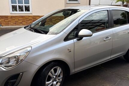 Opel Corsa 214.000 km 3.000 &euro; Kerbfeld 97491