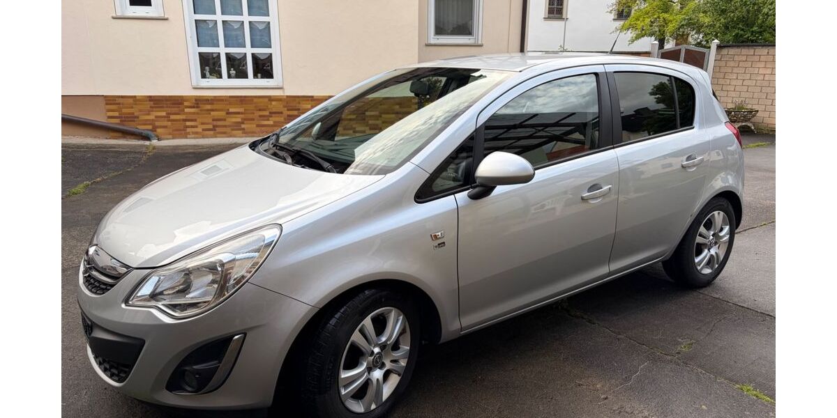 Opel Corsa 214.000 km 3.000 &euro; Kerbfeld 97491