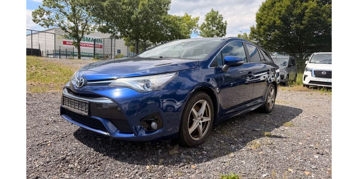 Toyota Avensis 237.660 km 7.500 &euro; Pirna bei Dresden 01796