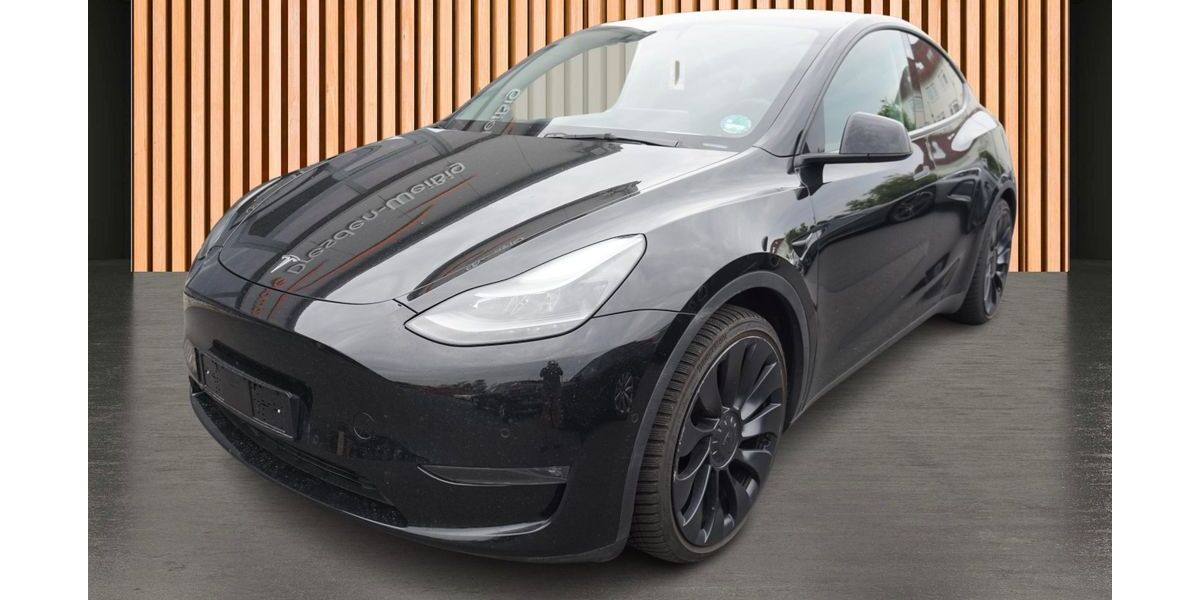 Tesla Model Y 56.600 km 34.980 &euro; Dresden 01328