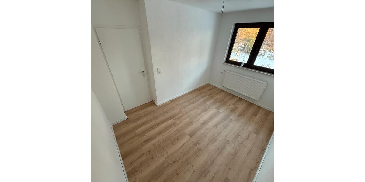 Erstbezug nach Kernsanierung: 4-Zimmer Ergeschosswohnung 4 zimmer