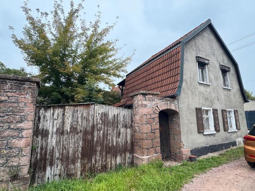 Wohnhaus mit Garten