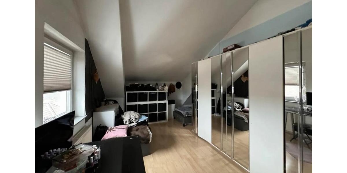Dachgeschoßwohnung Gau-Bickelheim Bickelheim - 5 Zimmer, 125 m&sup2;, 250.000&euro; | Angebot:25989661