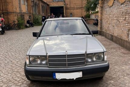 Mercedes-Benz 190 182.300 km 4.500 &euro; Berlin 10179