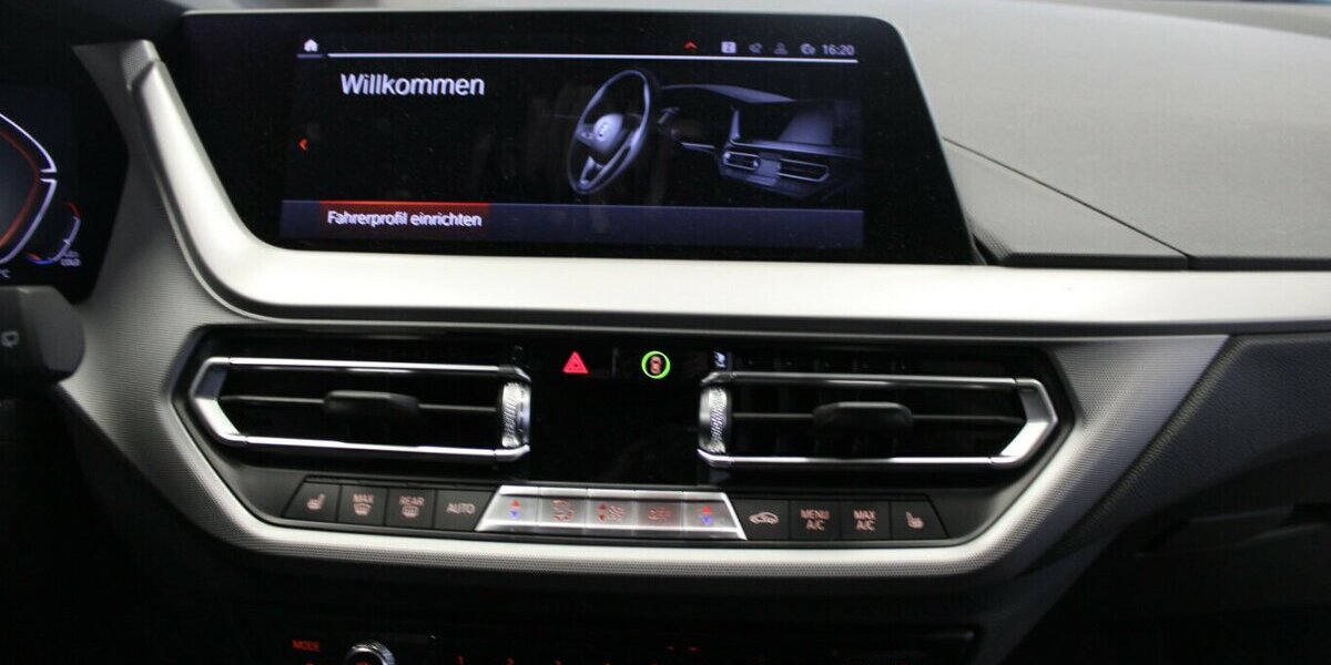 BMW 118 118i Aut. Advantage 48.290 km 20.980 &euro; Euskirchen 53881