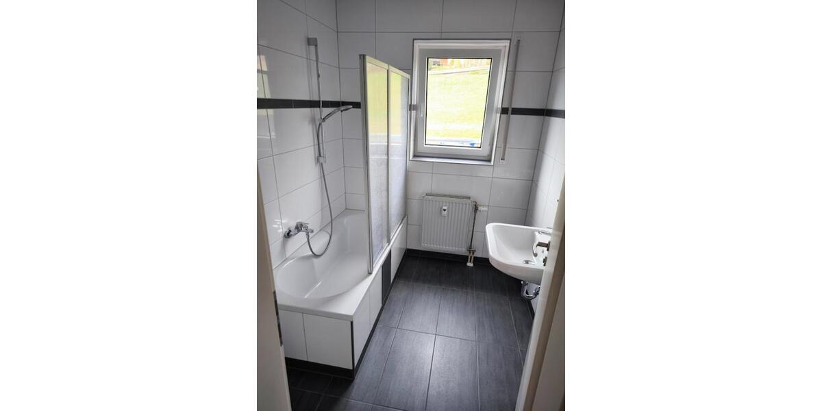 Erdgeschoßwohnung Regen - 4 Zimmer, 80 m&sup2;, 700&euro; | Angebot:25321403