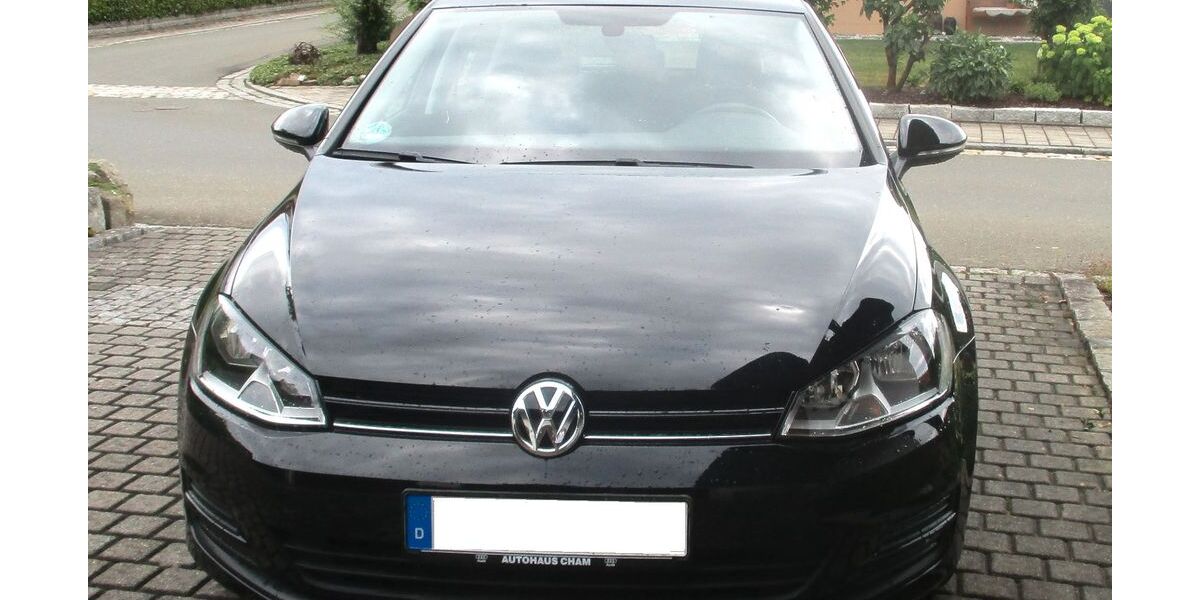 VW Golf 61.000 km 9.770 &euro; Cham 93413