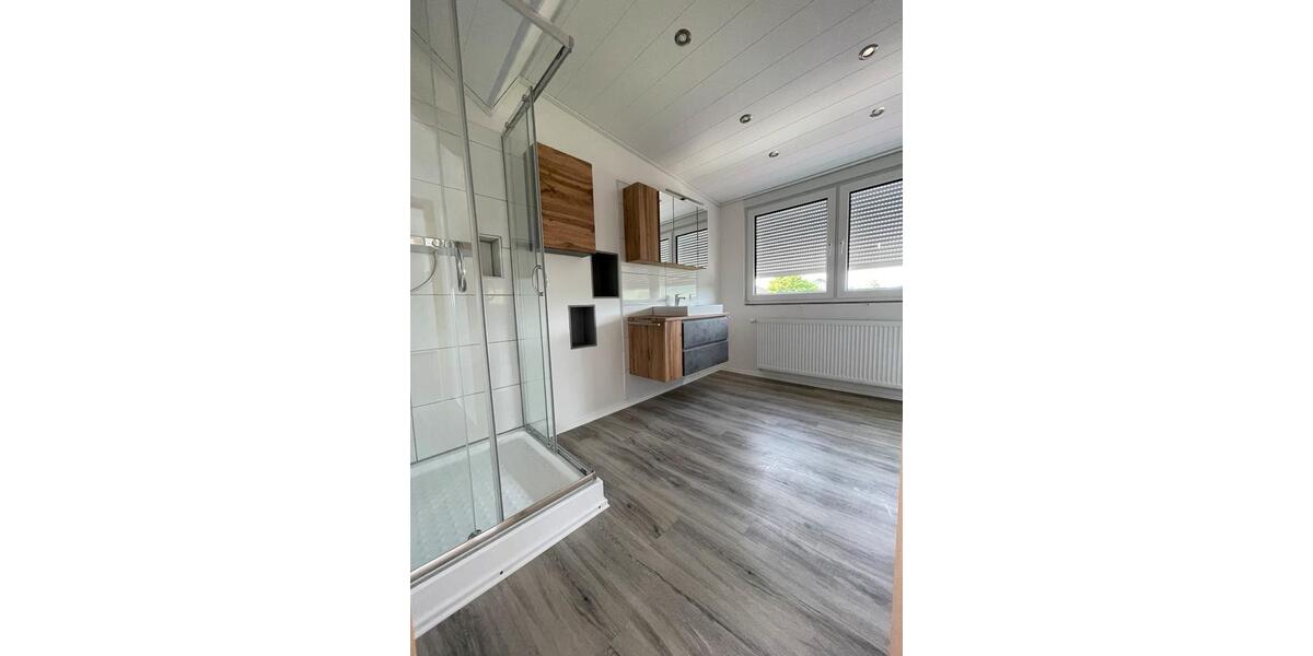 Maisonettenwohnung Berg bei Neumarkt in der Oberpfalz - 5.5 Zimmer, 156 m&sup2;, 1.400&euro; | Angebot:26702049