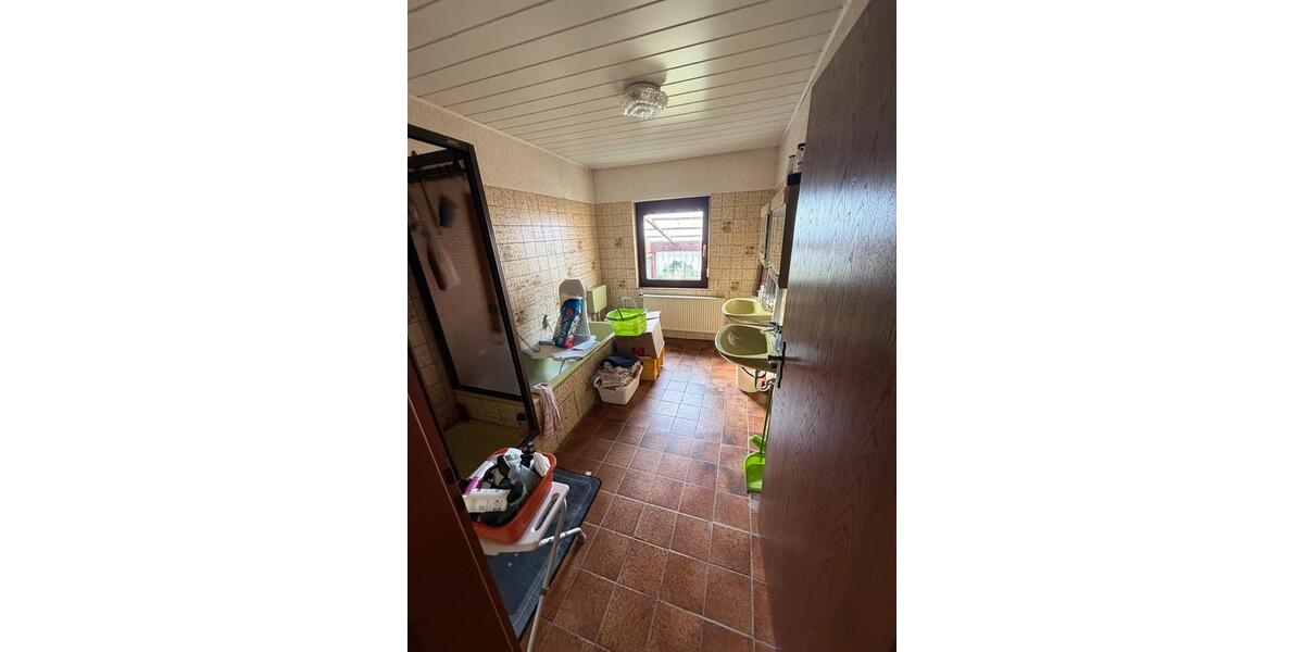 Reihenhaus Wetzlar Altenberger Straße - 8 Zimmer, 188 m&sup2;, 355.000&euro; | Angebot:26039509