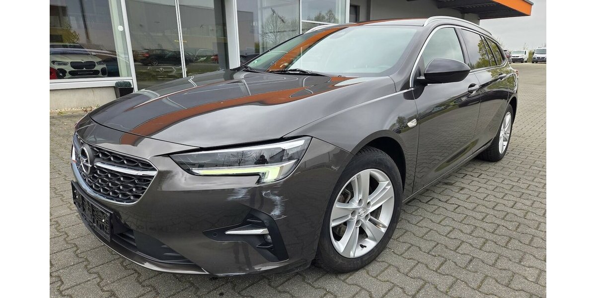 Opel Insignia Sports Tourer Elegance 47.149 km 15.250 &euro; Wilsdruff 01723