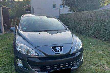 Peugeot 308 56.137 km 4.499 € Regis-Breitingen 04565