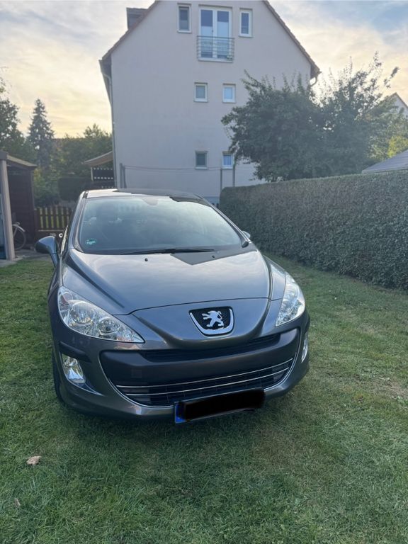 Peugeot 308 56.137 km 4.499 € Regis-Breitingen 04565