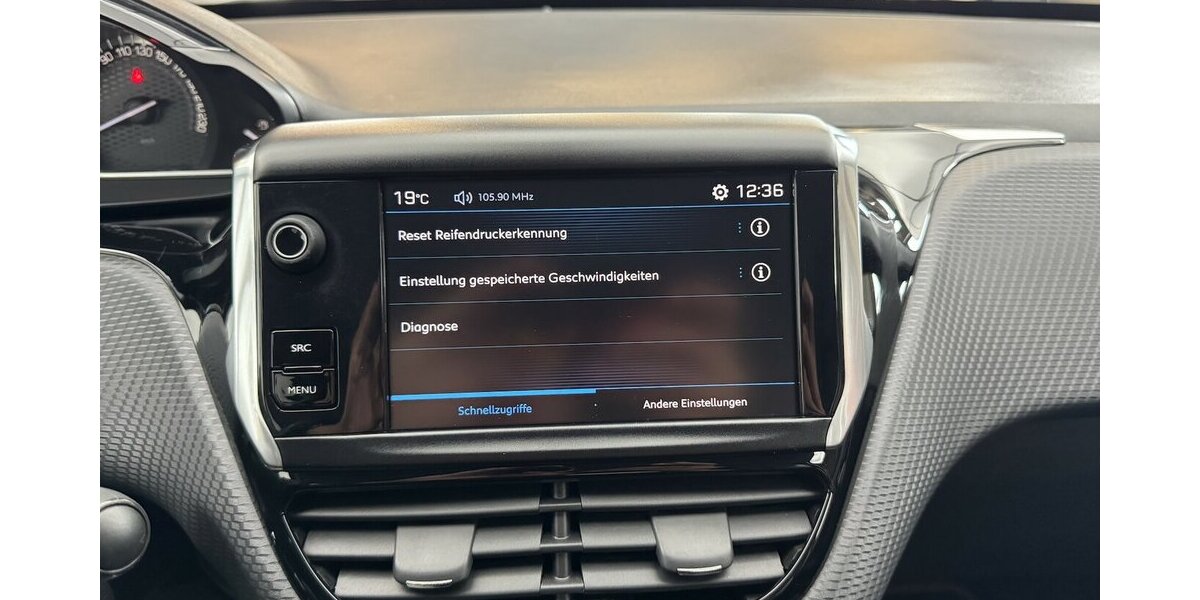 Peugeot 2008 1.2 GT-Line Automatik Sitzheizung Carplay 120.782 km 11.367 &euro; Lich 35423