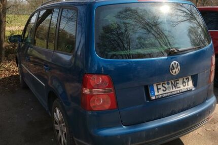 VW Touran 282.600 km 2.000 &euro; München 81927