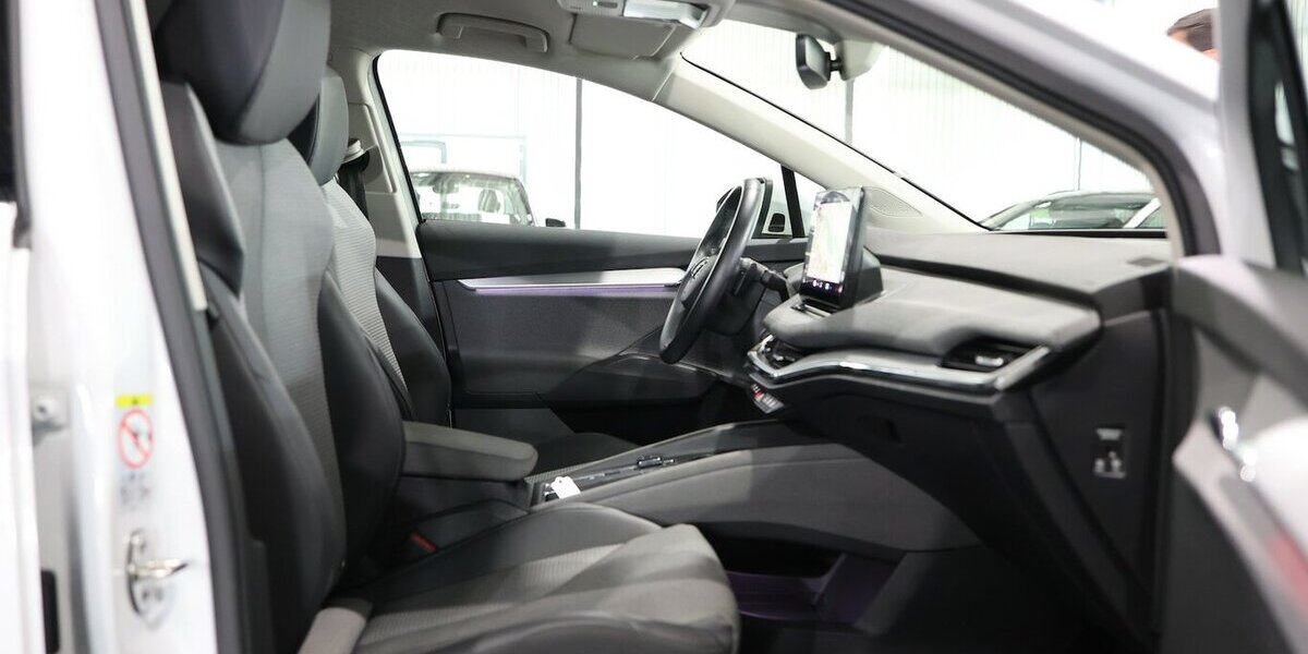 Skoda Enyaq IV 80 LOFT SPORT WHITE / WÄRMEPUMPE / 63.000 km 29.991 &euro; Hamm 59077