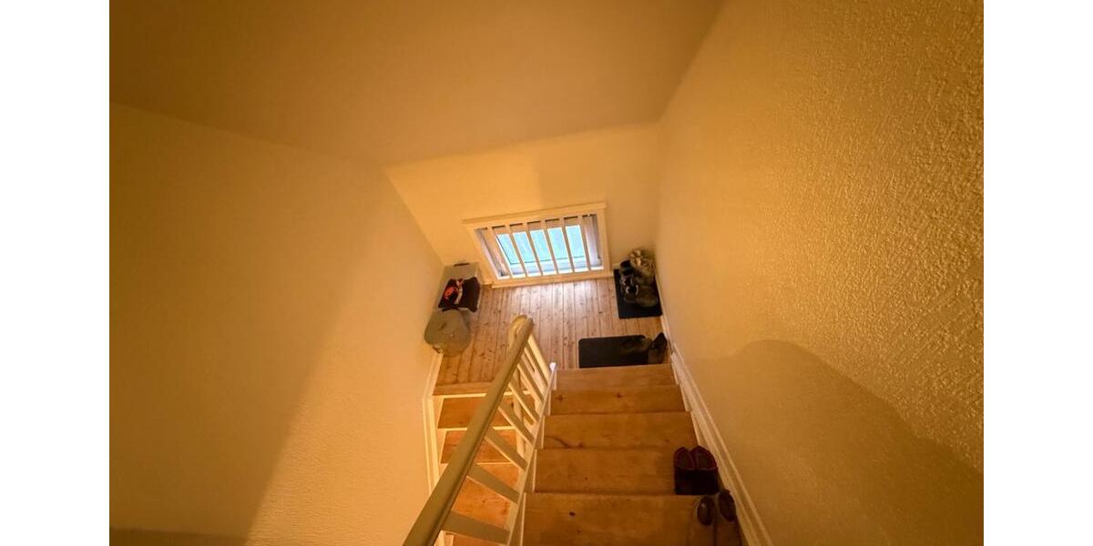 Dachgeschoßwohnung Duisburg Duisburg-Mitte - 4 Zimmer, 70 m&sup2;, 209.000&euro; | Angebot:24310220