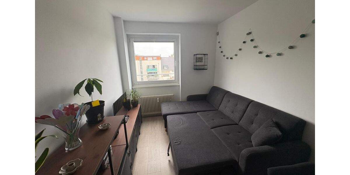 Dachgeschoßwohnung Köln Ehrenfeld - 2 Zimmer, 32 m&sup2;, 760&euro; | Angebot:26394947