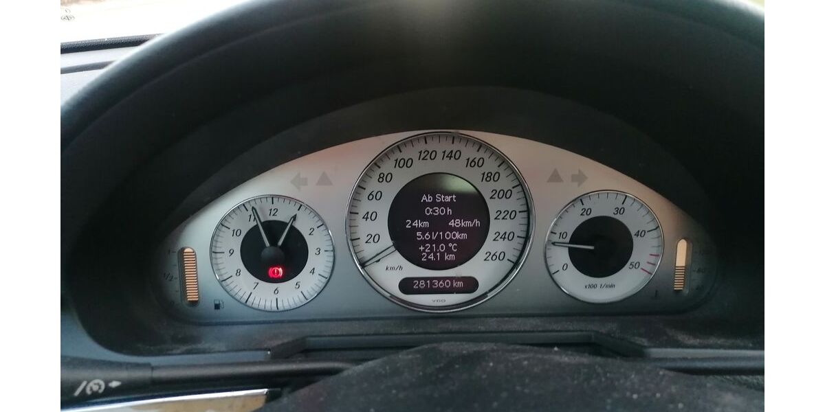 Mercedes-Benz E 220 282.752 km 4.999 &euro; Neukieritzsch 04574