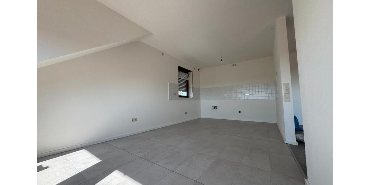 Dachgeschoßwohnung Hirschberg an der Bergstraße - 3.5 Zimmer, 80 m&sup2;, 350.000&euro; | Angebot:24441520