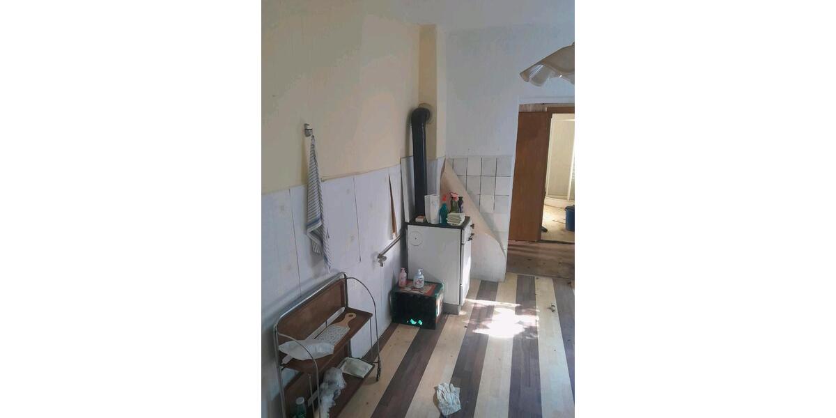 Reihenhaus Hettstedt - 5 Zimmer, 150 m&sup2;, 29.000&euro; | Angebot:25995304