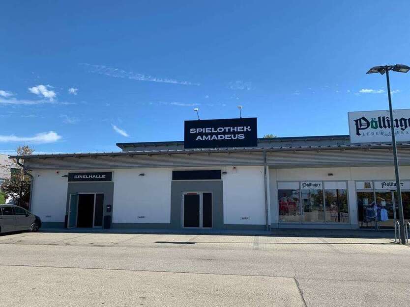 Büro in Denkendorf 4.000 € 325 m²