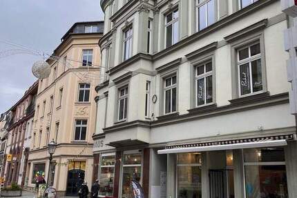 Mitten im Leben.. .Zwickau-Innenstadt...helle, moderne 2 Zimmer-Wohnung mit Einbauküche . sofort einzugsfertig 2 zimmer