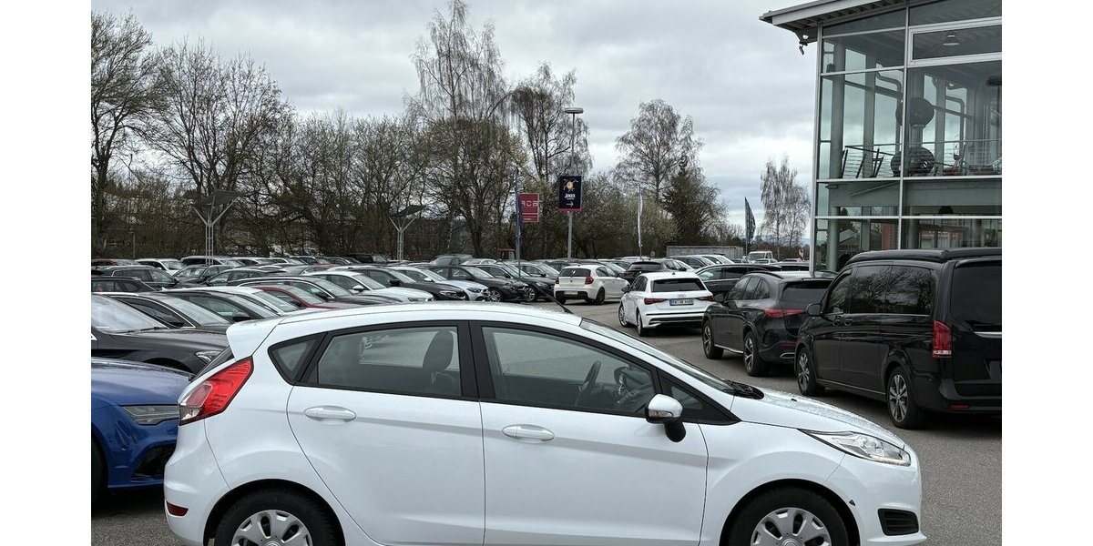 Ford Fiesta Trend 1.5 TDCI KLIMAANLAGE/ISOFIX/EURO6 63.211 km 8.900 &euro; Villingen-Schwenningen 78054