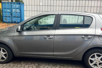 Hyundai i20 112.000 km 4.600 € Köln 51145
