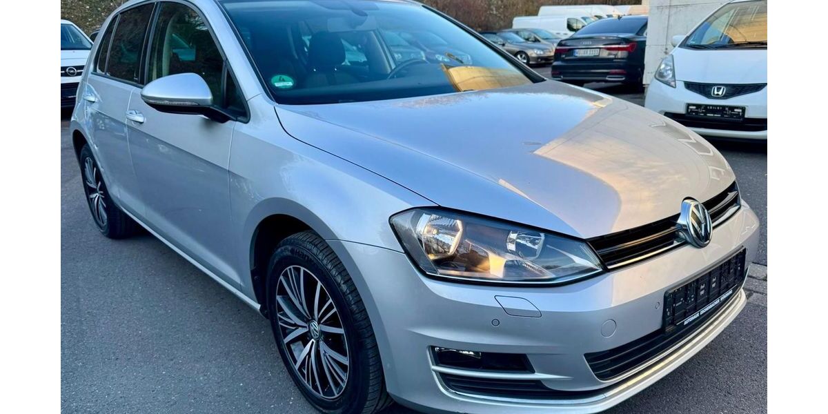 VW Golf 54.000 km 9.790 &euro; Würzburg 97080