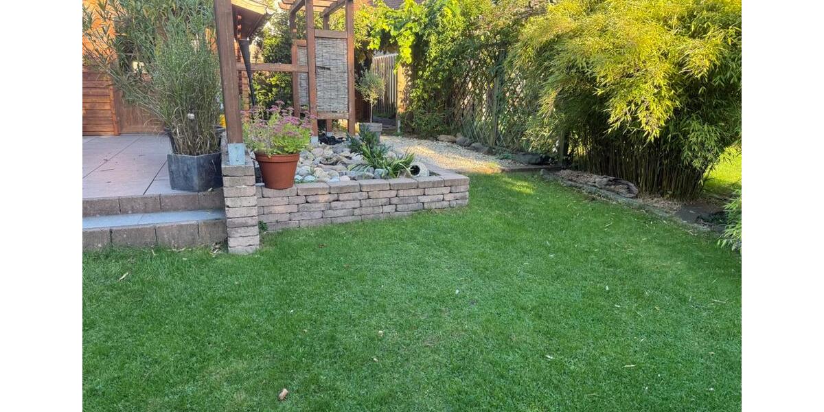 Dachgeschoßwohnung Duisburg Duisburg-Mitte - 4 Zimmer, 70 m&sup2;, 209.000&euro; | Angebot:24310220