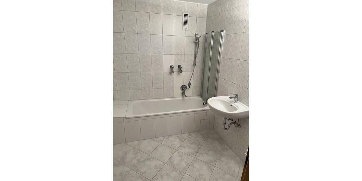 Etagenwohnung Schwetzingen - 3 Zimmer, 89 m&sup2;, 1.130&euro; | Angebot:26908888