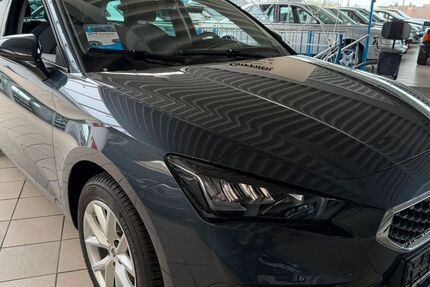 Seat Leon 2.450 km 27.990 &euro; Batzhausen 92358