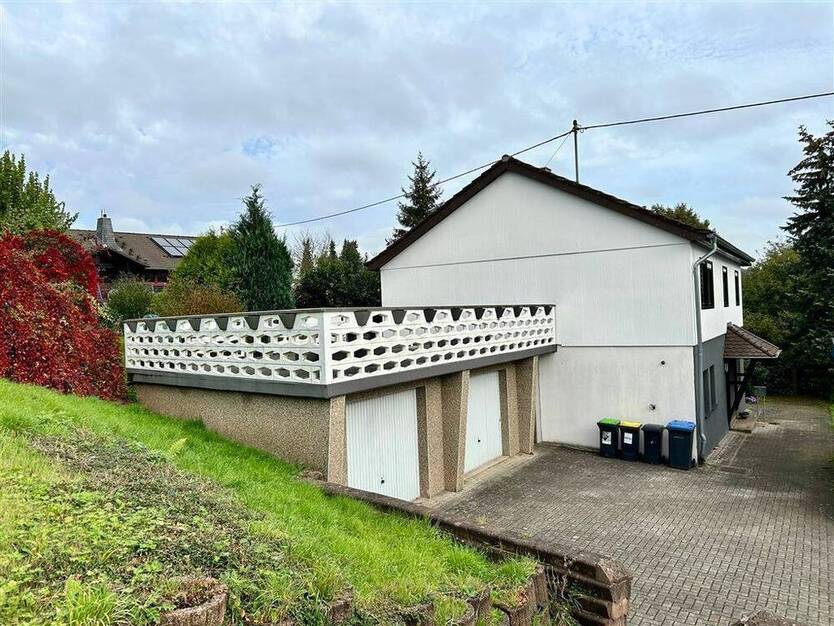 Illingen: Freist. 1Fam.-Haus mit Do-Garage