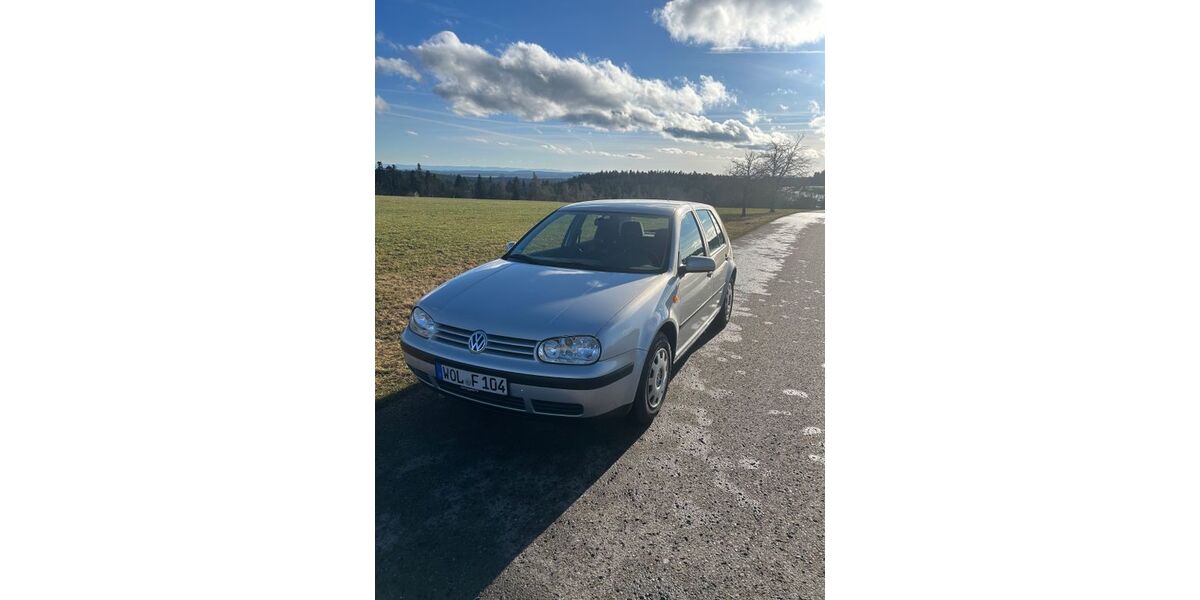 VW Golf 135.000 km 2.300 &euro; Simmersfeld 72226