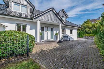 Haus zum Mieten in Ellerbek 2.750 € 182.5 m²