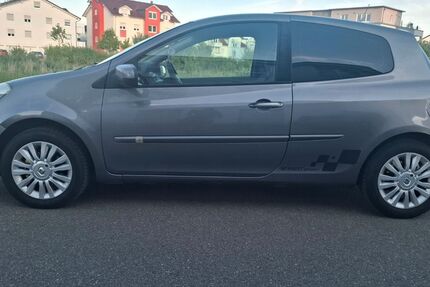 Renault Clio 213.000 km 2.400 &euro; Trossingen 78647