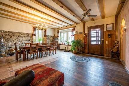 Haus Klettgau - 15 Zimmer, 450 m&sup2;, 770.000&euro; | Angebot:26613702