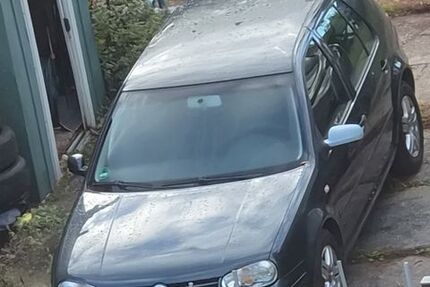 VW Golf 180.000 km 1.450 &euro; Dessau 06844