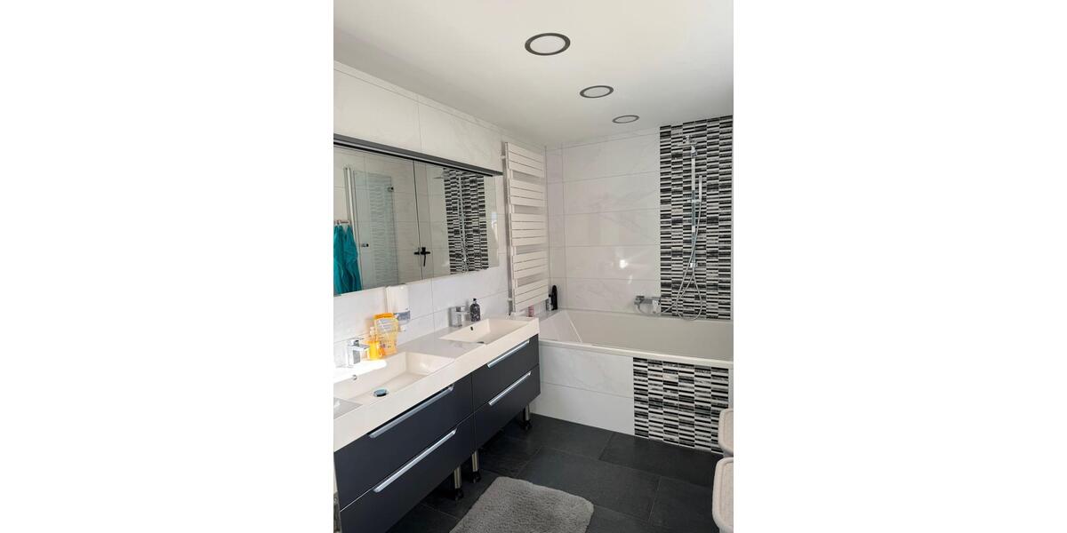 Doppelhaushälfte Rüsselsheim am Main - 4.5 Zimmer, 114 m&sup2;, 1.800&euro; | Angebot:25399110