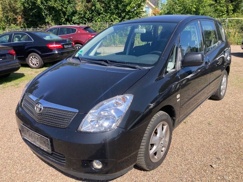 Toyota Corolla Verso 253.683 km 2.699 € Minden 32429