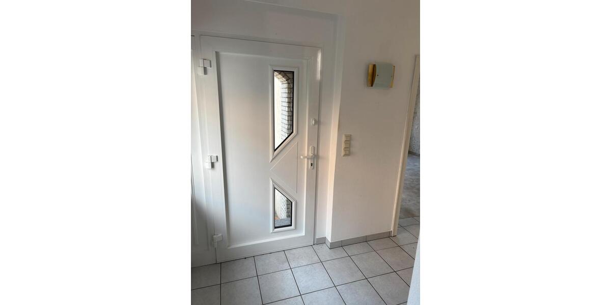 Einfamilienhaus Gütersloh Kattenstroth - 7 Zimmer, 220 m&sup2;, 2.400&euro; | Angebot:25358175