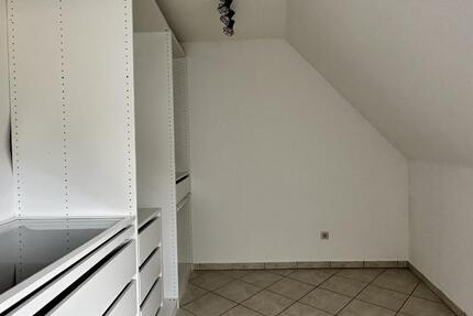 Schöne 4 12 Zimmerwohnung über 2 Ebenen in Lauda 4.5 zimmer